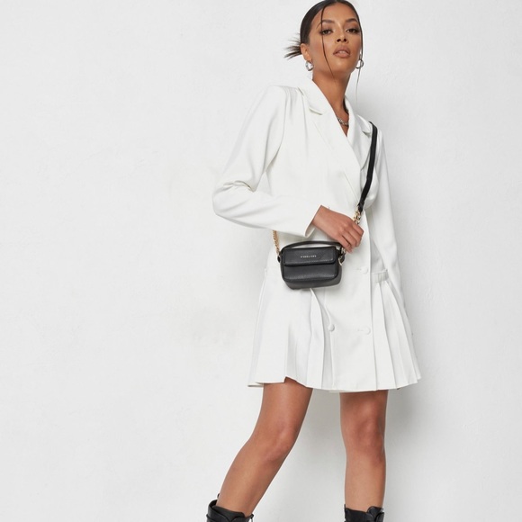 MISSGUIDED Pleated White Blazer Dress - Picture 3 of 3